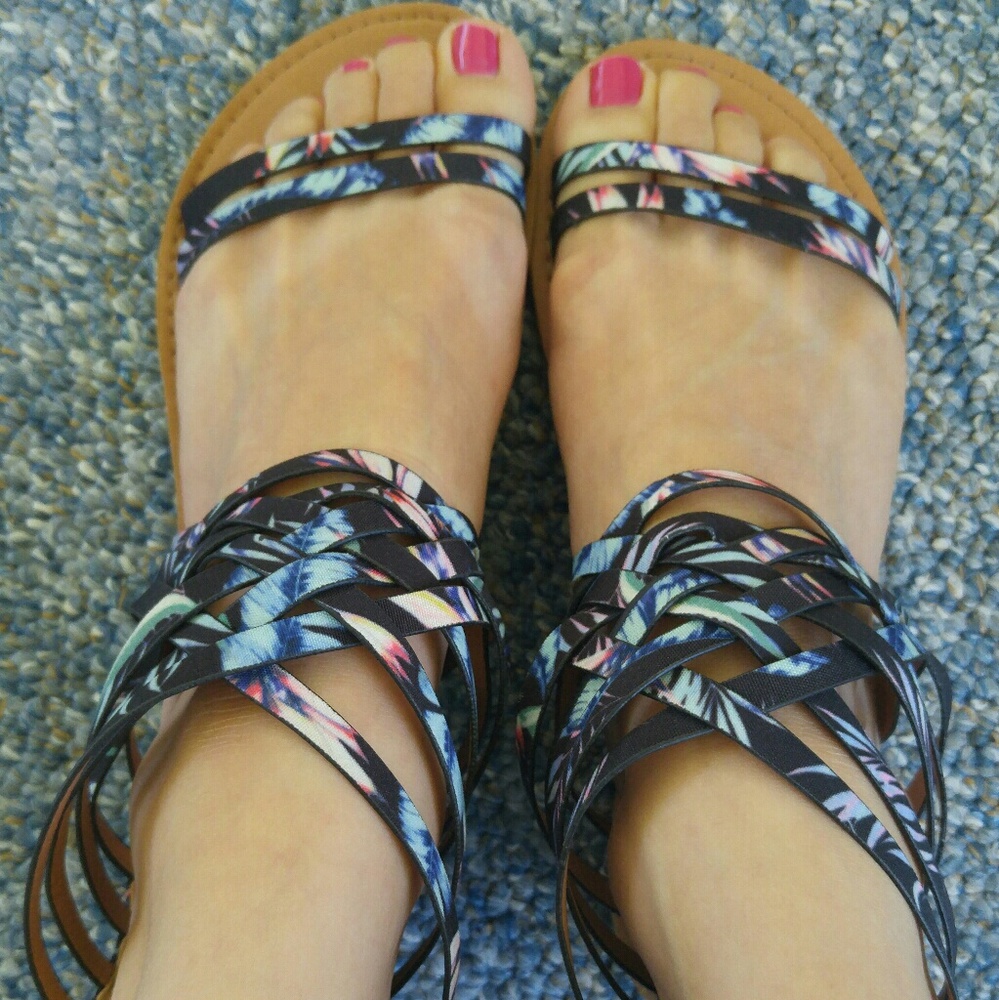 Strappy ankle wrap floral sandal - Picture 8 of 8